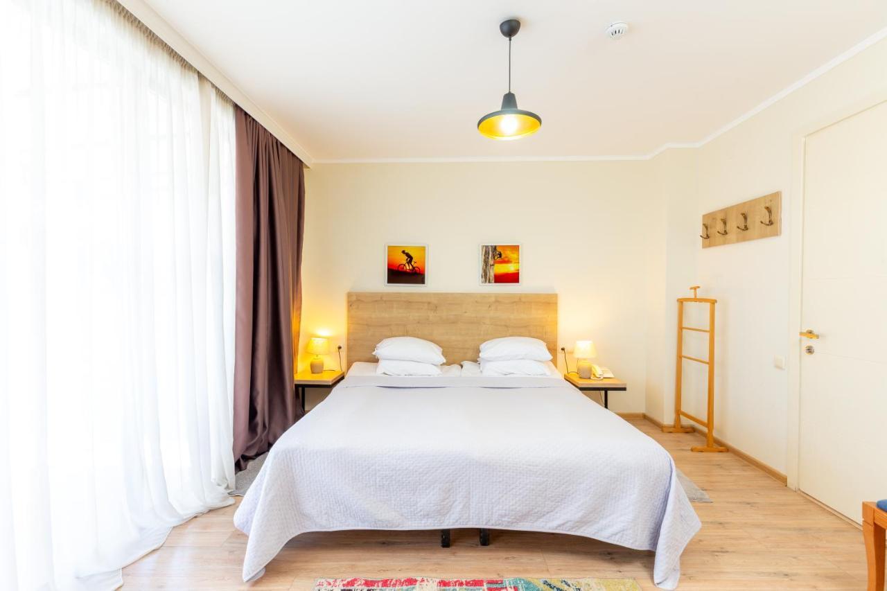 Hotel N16 Batumi Esterno foto